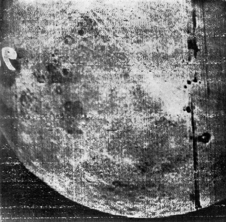 October 7: Luna | On This Date in Photography: by James Mcardle