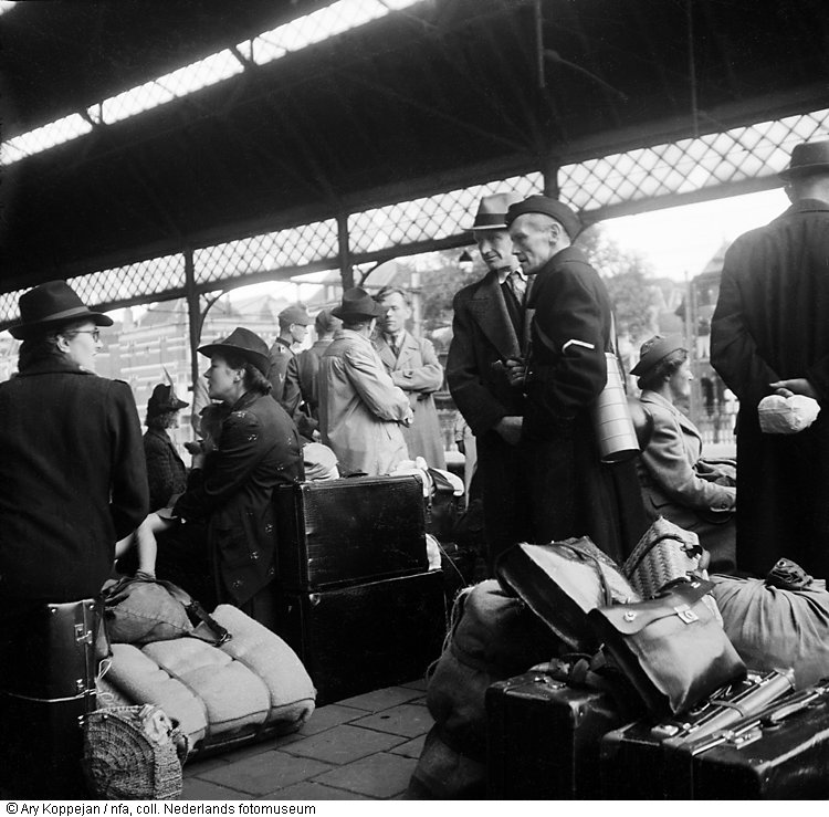 state-rail-station-on-mad-tuesday-the-hague-september-5-19442