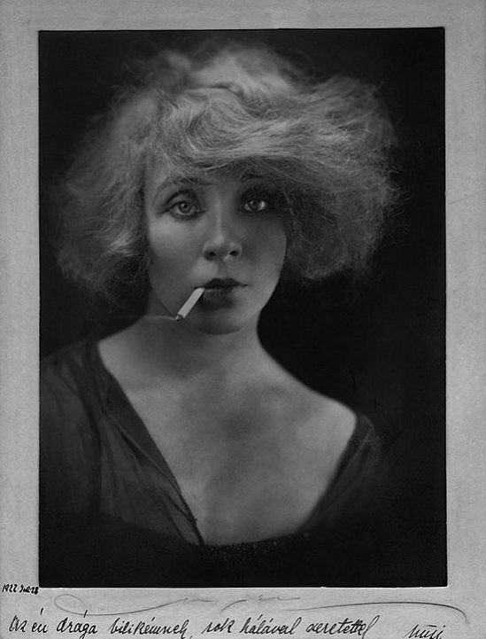 sulyok-maria-divatfotoja-1938-paul-pal-funk-angelo