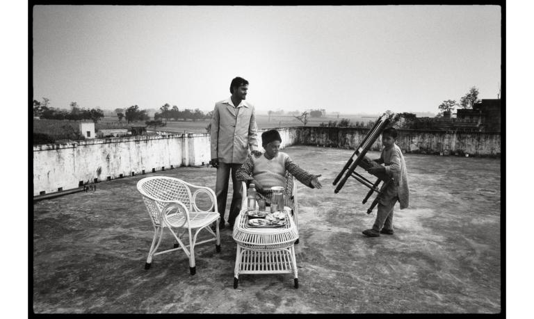 madhopur-bihar-india-amiruddin-ahmed-is-one-of-the-zamindars-land-lords-who-defy-the-law-by-possessing-several-hundred-hectares-where-according-to-indian-land-reform-they-are-only