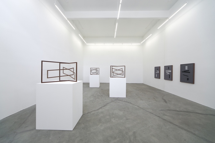 miriam-bohm-at-on-2015-pictured-right-laying-series-left-mutual-series-installation-view-courtesy-of-ratio3-and-the-artist