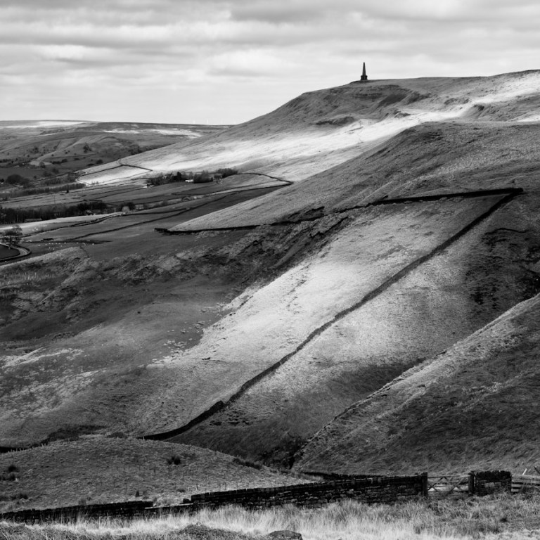 stoodley-pike-calderdale-yorkshire