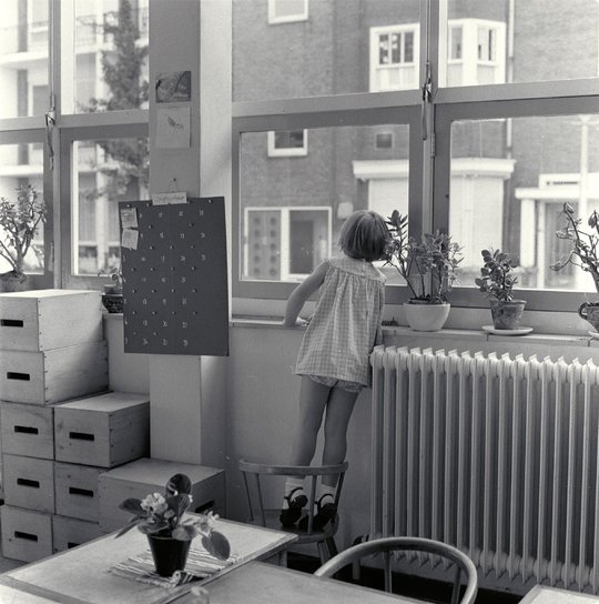 Voor het eerst naar de kleuterschool, Amsterdam 1964