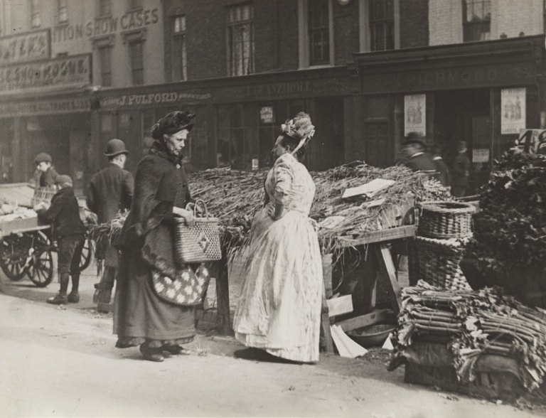 Paul Martin Fishmonger's Wife, The New Cut Market, London 1892