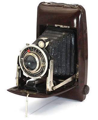 A folding 6 x 9 film camera made by Pontiac, Paris Bakelite body 1938 ...