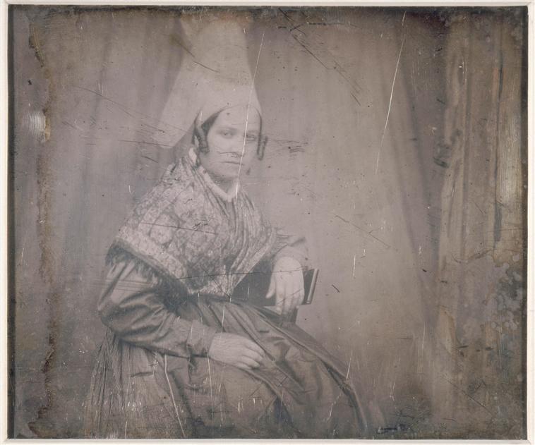 Louis-Adolphe Humbert de Molard Paysanne assise 1845 Daguerreotype 14.3 x 10.8 cm