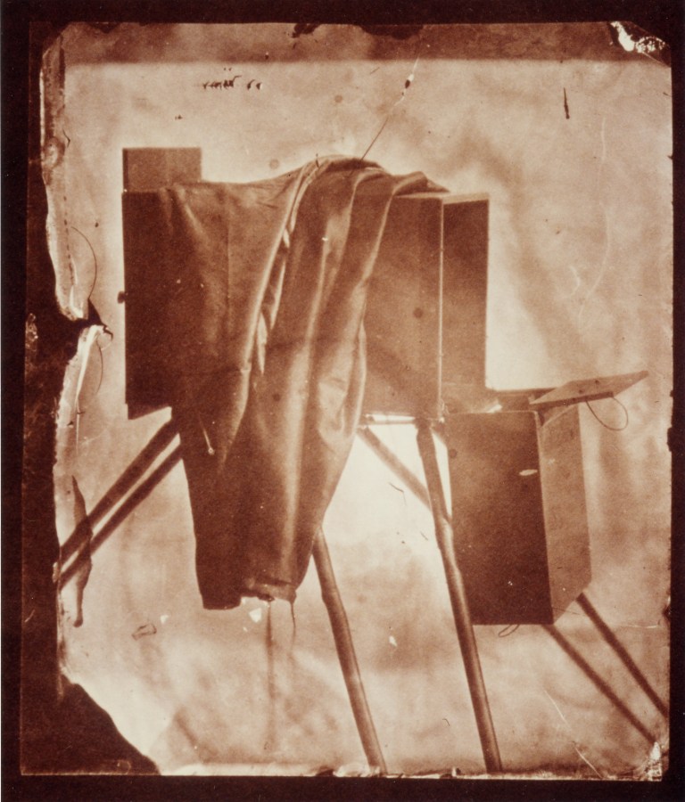 Nevil Story-Maskelyne The camera of Nevil Story-Maskelyne 1852 (ca) Salt print 8 x 10 cm (ca)