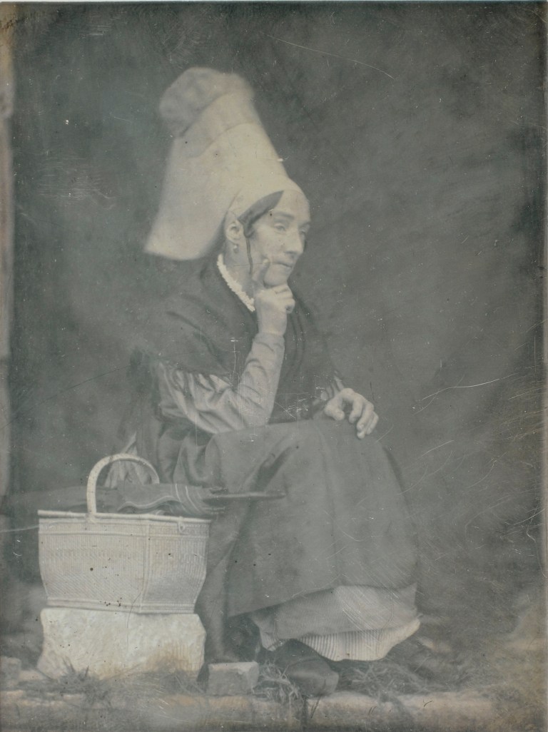 ouis-Adolphe Humbert de Molard Femme portant une coiffe de la region de Lisieux, Argentelle 1846, 14 September Daguerreotype, 1:4 plate