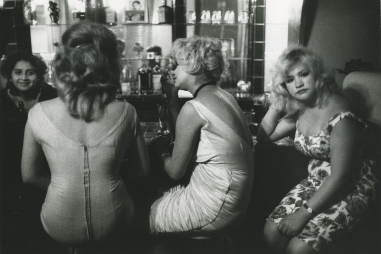 Bar Los Siete Espejos (Bar of Seven Mirrors), Valparaiso, Chili, 1963