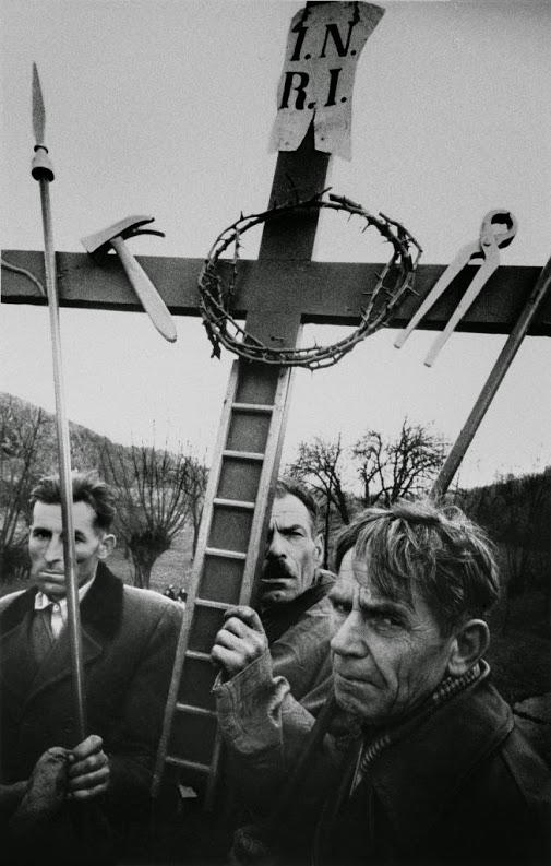 06 Man With A Statue Uhorna