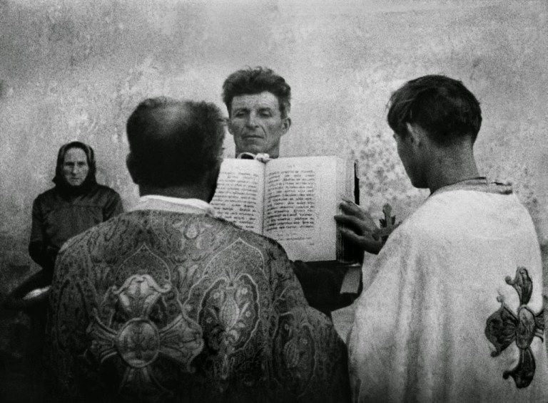 25 Reading The Holy Gospel Circ