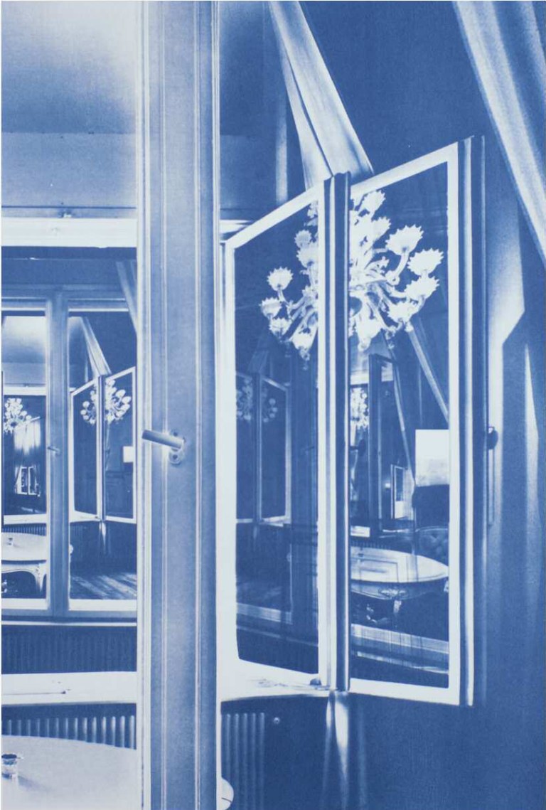 Ute Lindner (202) Pentimenti (Löwenpalais) #5 Fotocollage, Cyanotypie auf Büttenpapier, 70 x 50 cm, 2012