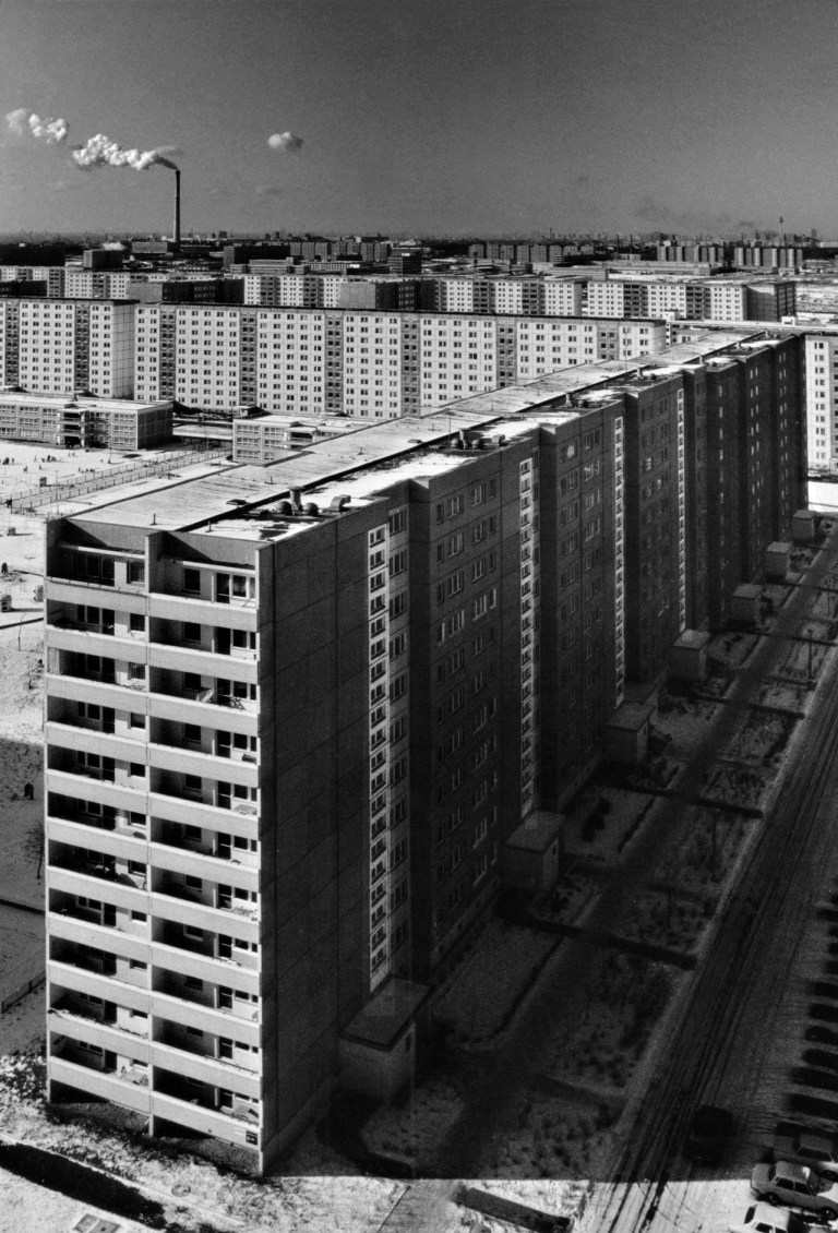 Meubaugebiet : New housing development. Berlin-Marzahn, 1983 © Roger Melis