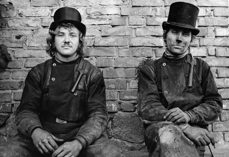 Schornsteinfeger : Chimney sweeps. Uckermark, 1973 © Roger Melis