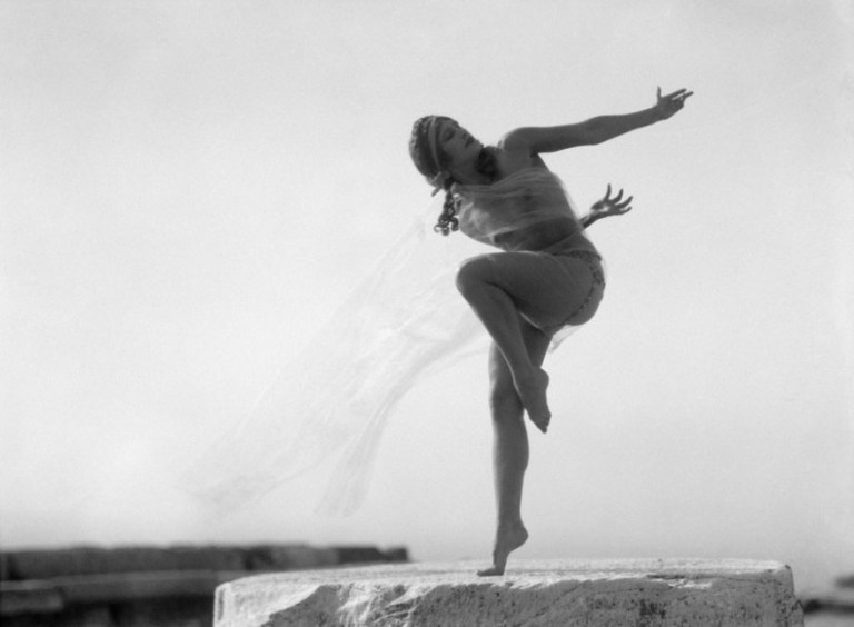 nelly_s-elli-souyioultzoglou-seraidari-nikolska-a-hungarian-dancer-at-the-parthenon-acropolis-athens-greece-1929-10