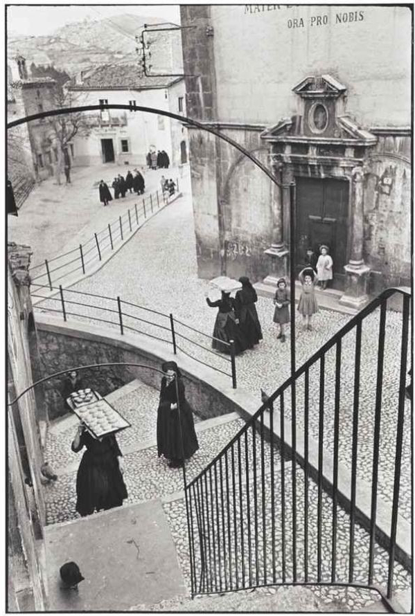 Henri Cartier-Bresson. ITALY. Abruzzo. Scanno. 1951